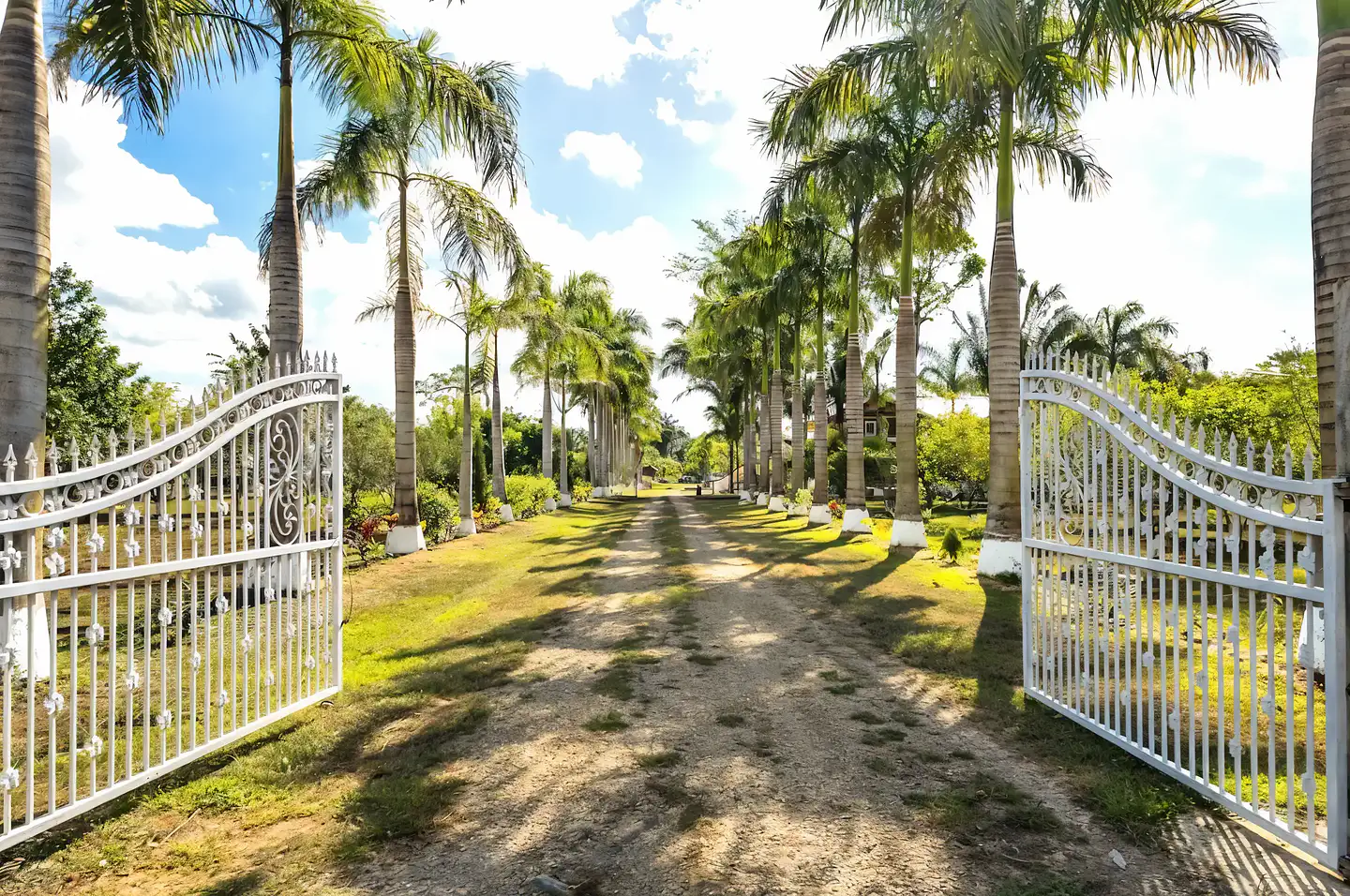 entrance-gateL1050HR
